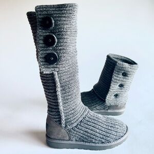 UGG Gray Knit Woven Textile Lining Genuine Sheepskin Rubber Outsole Boots size 7